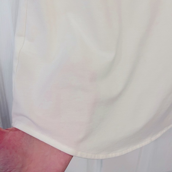 creamy white fluid good quality v neck button front tab sleeve, professional top - Picture 15 of 16